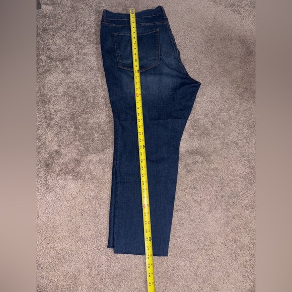 Skinny Ankle Pants 22W-Women's
Plus Size Mid-Rise SOFIA VERGARA - Picture 10 of 16